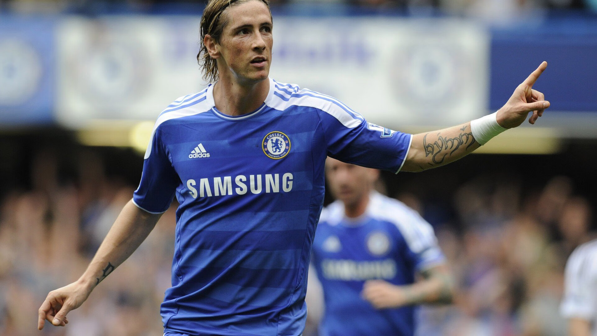 莱万多夫斯基连续二十场比赛得分超过势不可挡，西班牙队挑战极限！